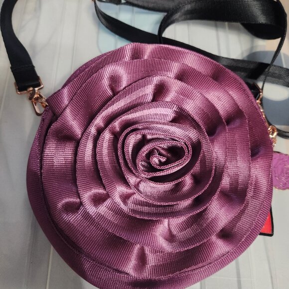 Harveys STOP AND SMELL THE ROSES ROSETTE CONVERTIBLE CROSSBODY - Picture 2 of 4